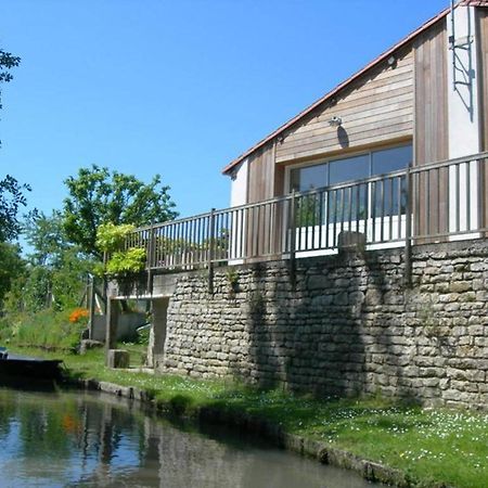 Gite Charmant Au Bord De L'Eau Avec Canoes, Terrasse Et Jardin A Damvix, Au Coeur Du Marais Poitevin. - Fr-1-426-354 빌라 외부 사진