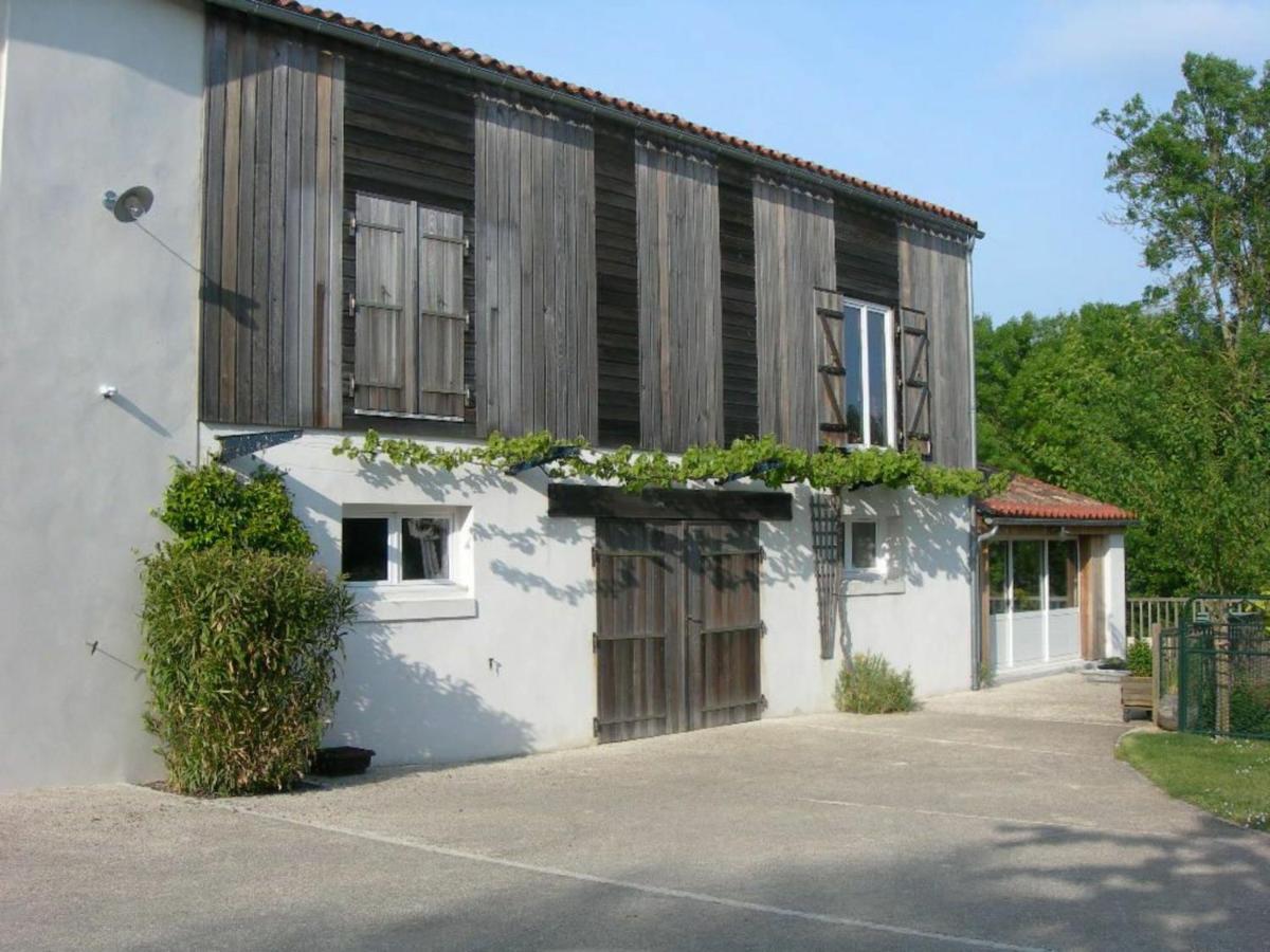 Gite Charmant Au Bord De L'Eau Avec Canoes, Terrasse Et Jardin A Damvix, Au Coeur Du Marais Poitevin. - Fr-1-426-354 빌라 외부 사진