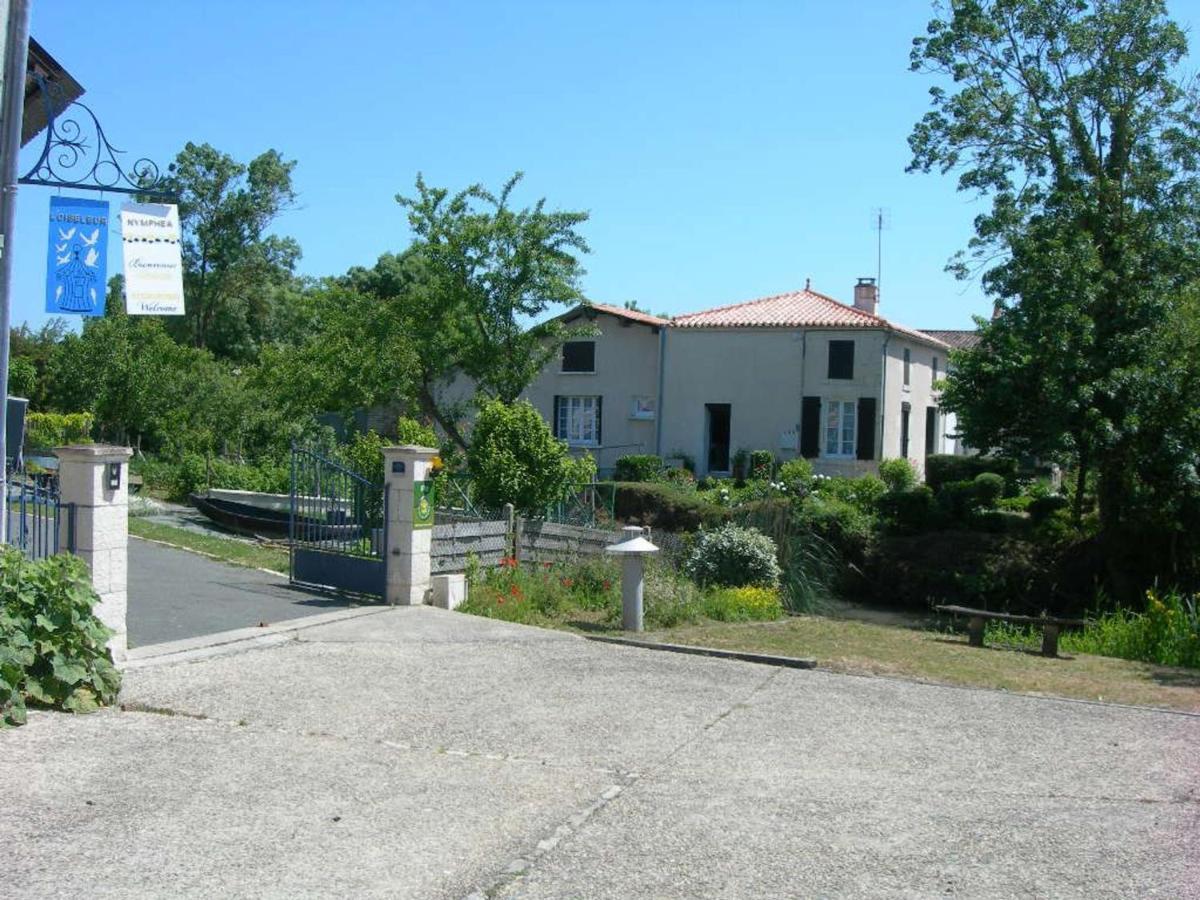 Gite Charmant Au Bord De L'Eau Avec Canoes, Terrasse Et Jardin A Damvix, Au Coeur Du Marais Poitevin. - Fr-1-426-354 빌라 외부 사진