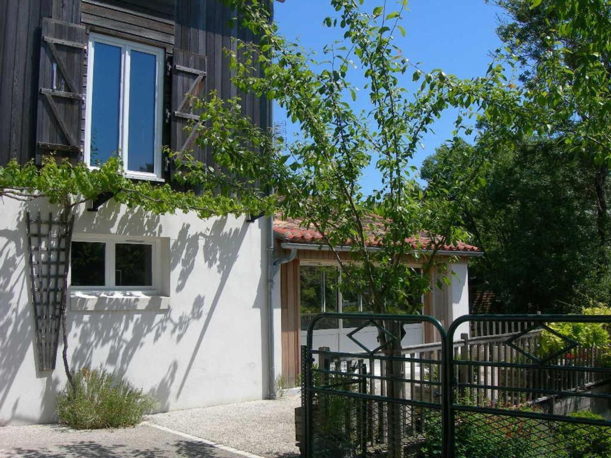 Gite Charmant Au Bord De L'Eau Avec Canoes, Terrasse Et Jardin A Damvix, Au Coeur Du Marais Poitevin. - Fr-1-426-354 빌라 외부 사진